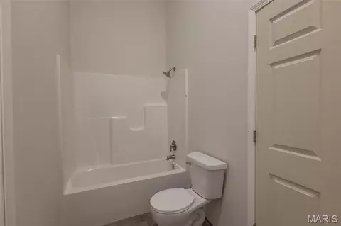 Bath - 25665 Leo Ln, Perry, MO 63462 photo 2 of 3