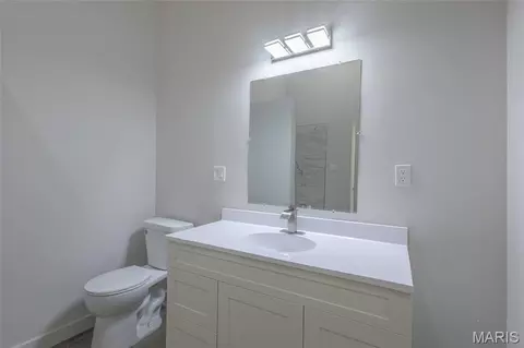 Bath - 25665 Leo Ln, Perry, MO 63462 photo 3 of 3