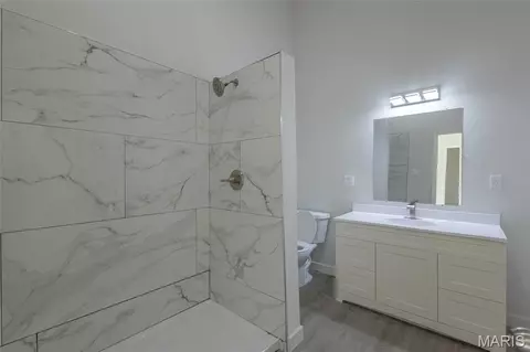 Bath - 25665 Leo Ln, Perry, MO 63462 photo 1 of 3
