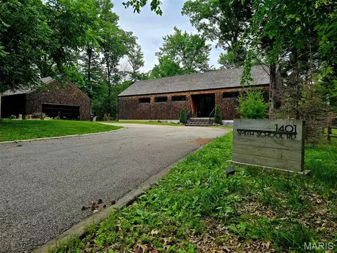 1401 Smith School Rd, Wildwood, MO 63038