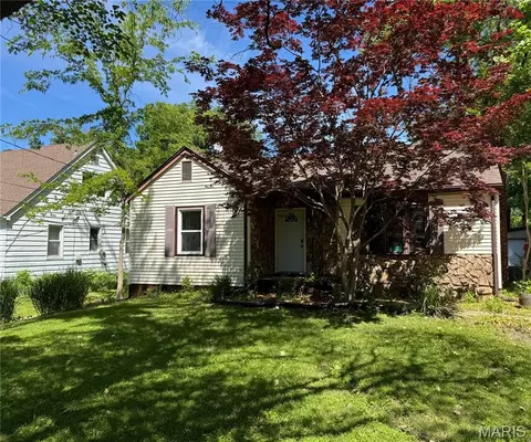 14 Cozy Ln, Fairview Heights, IL 62208