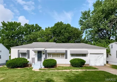 10075 Coburg Lands Dr, Saint Louis, MO 63137