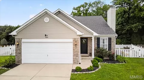 8300 Crystal Ridge Ct, Cedar Hill, MO 63016