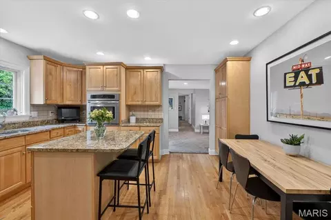 Kitchen - 8 Covington Ln, Saint Louis, MO 63132 photo 1 of 2