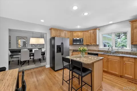 Kitchen - 8 Covington Ln, Saint Louis, MO 63132 photo 2 of 2