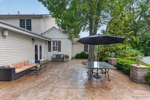 Exterior - 8 Covington Ln, Saint Louis, MO 63132 photo 6 of 11