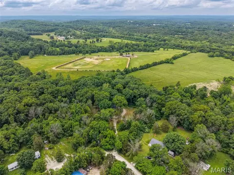 3177 Patrick Ln, Pacific, MO 63069