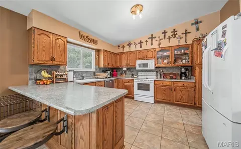 Kitchen - 1275 Roller Rd, Saint Clair, MO 63077 photo 1 of 2