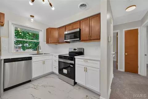 Kitchen - 305 Ward Dr, Ferguson, MO 63135 photo 4 of 4