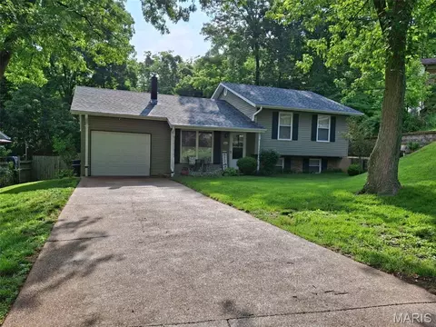 2115 Ayrshire Ct, Imperial, MO 63052