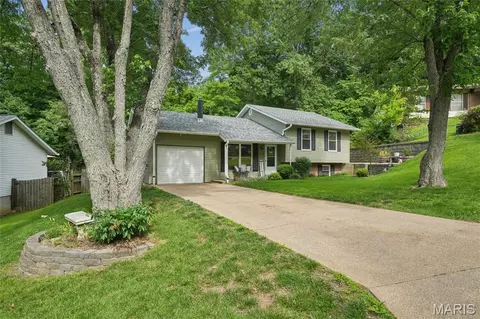 2115 Ayrshire Ct, Imperial, MO 63052