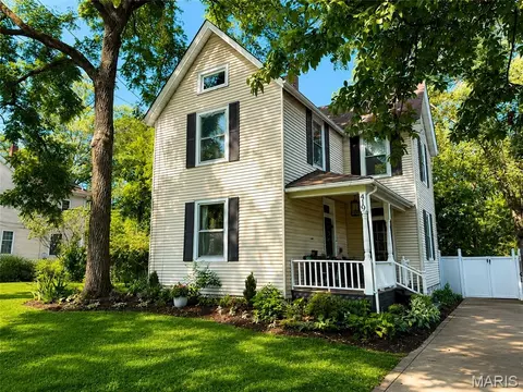 419 S Van Buren Ave, Kirkwood, MO 63122