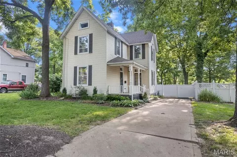 419 S Van Buren Ave, Kirkwood, MO 63122