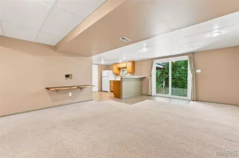 Living - 506 Steepleton Ct, Ballwin, MO 63021 photo 6 of 7