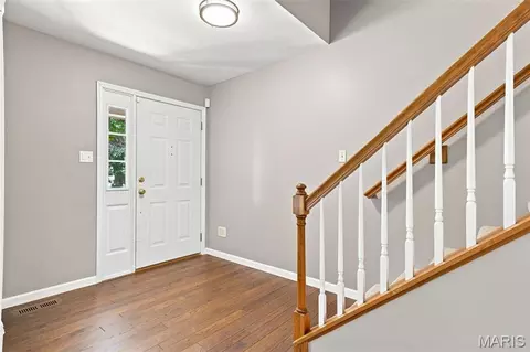 Entry Way - 506 Steepleton Ct, Ballwin, MO 63021 photo 1 of 2