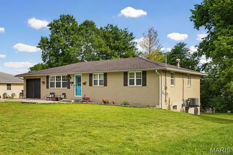 629 Sue Dr, Jackson, MO 63755 photo 4