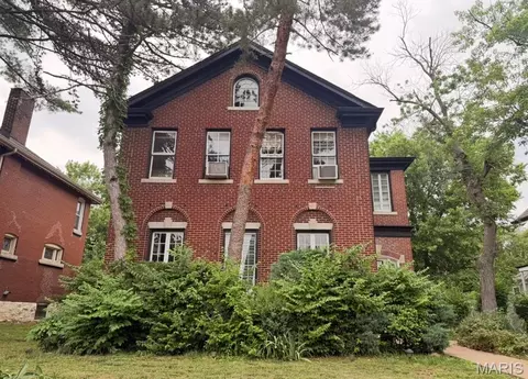 6133 Waterman Blvd, Saint Louis, MO 63112