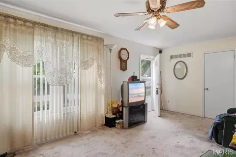 Living - 2103 Timber Ln, Barnhart, MO 63012 photo 2 of 2