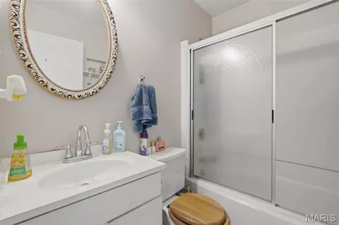 Bath - 2103 Timber Ln, Barnhart, MO 63012 photo 1 of 2