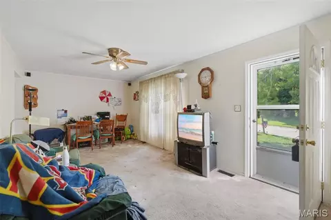 Living - 2103 Timber Ln, Barnhart, MO 63012 photo 1 of 2