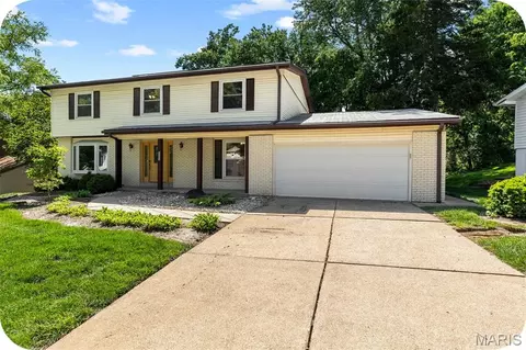 543 Westernmill Dr, Chesterfield, MO 63017