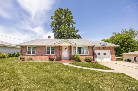 1213 E C St, Belleville, IL 62221