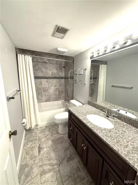 Bath - 1324 Holgate Dr #G2, Ballwin, MO 63021 photo 2 of 2