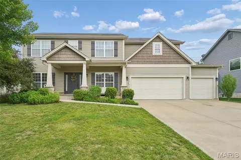 318 Hampton Ridge Dr, Wentzville, MO 63385