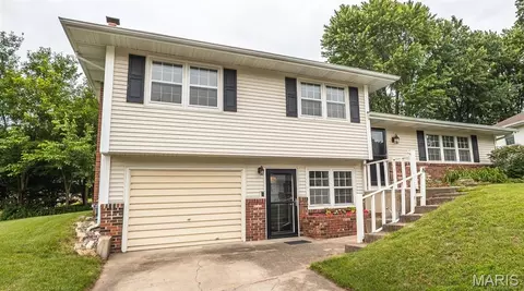8 Peachtree Ln, Rolla, MO 65401
