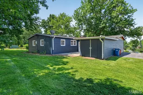 Exterior - 19 Cloverleaf Ln, Manchester, MO 63011 photo 4 of 4