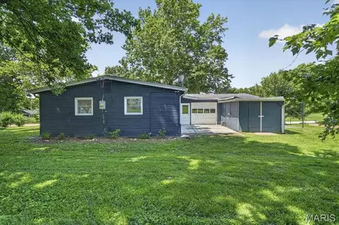 Exterior - 19 Cloverleaf Ln, Manchester, MO 63011 photo 2 of 4