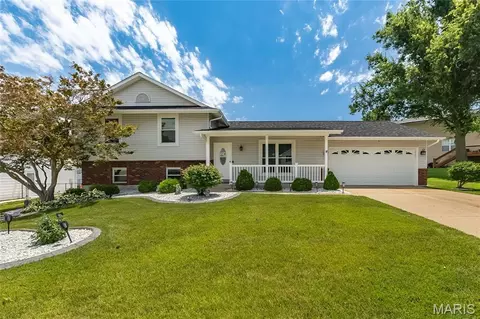 304 Trailview Ave, Saint Peters, MO 63376