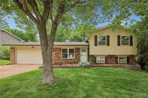 5009 Country Ridge Dr, Imperial, MO 63052