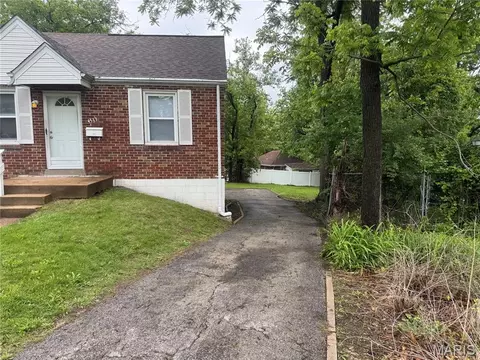 4533 Stivers St, Normandy, MO 63121 photo 10