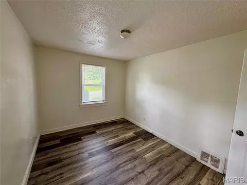 4533 Stivers St, Normandy, MO 63121 photo 5