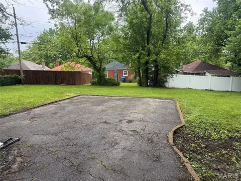 4533 Stivers St, Normandy, MO 63121 photo 9