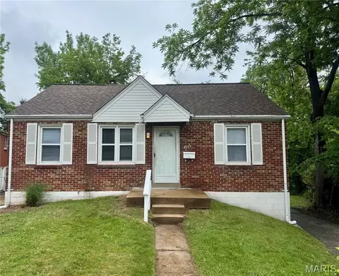 4533 Stivers St, Normandy, MO 63121