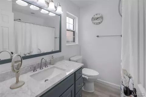 Bath - 2032 Par Cir, Jackson, MO 63755 photo 2 of 4