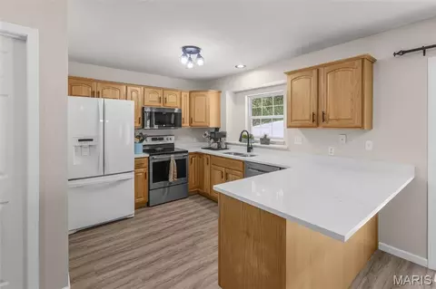 Kitchen - 2032 Par Cir, Jackson, MO 63755 photo 1 of 1