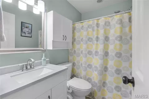 Bath - 2032 Par Cir, Jackson, MO 63755 photo 3 of 4