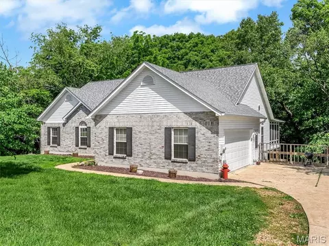 115 Apache Dr, Pacific, MO 63069