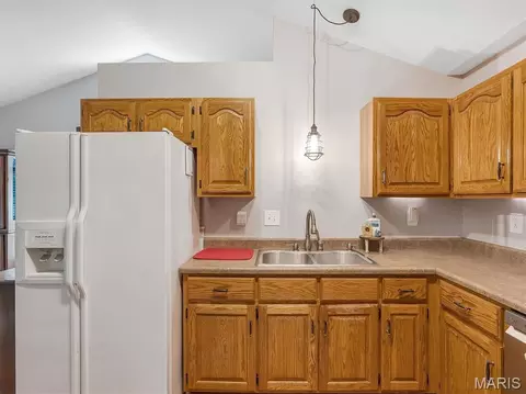 Kitchen - 115 Apache Dr, Pacific, MO 63069 photo 2 of 3