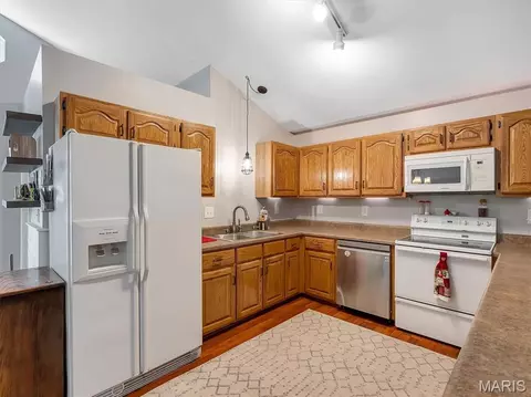 Kitchen - 115 Apache Dr, Pacific, MO 63069 photo 3 of 3