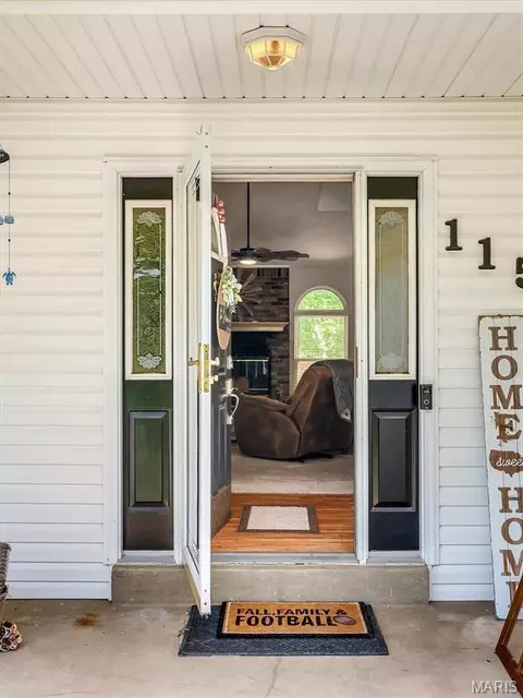 Entry Way - 115 Apache Dr, Pacific, MO 63069 photo 1 of 1
