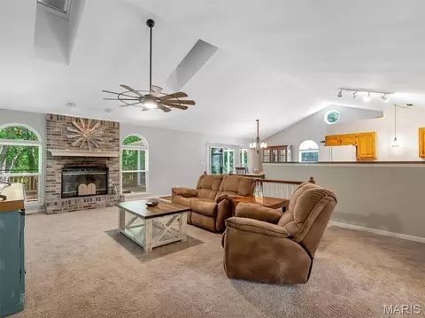 Living - 115 Apache Dr, Pacific, MO 63069 photo 3 of 3
