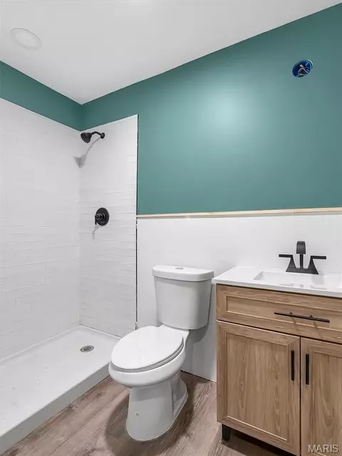 Bath - 115 Apache Dr, Pacific, MO 63069 photo 2 of 3