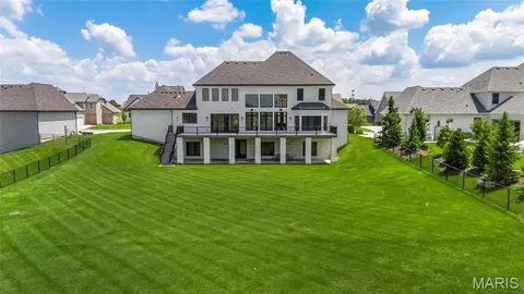 Exterior - 1205 Patchwork Flds, Chesterfield, MO 63005 photo 10 of 13