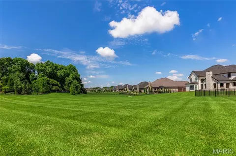 Exterior - 1205 Patchwork Flds, Chesterfield, MO 63005 photo 9 of 13