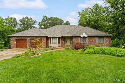 106 Suzanne Ct, Edwardsville, IL 62025