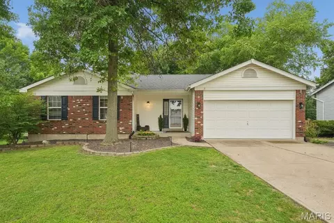 207 Flynn Ct, Saint Peters, MO 63376